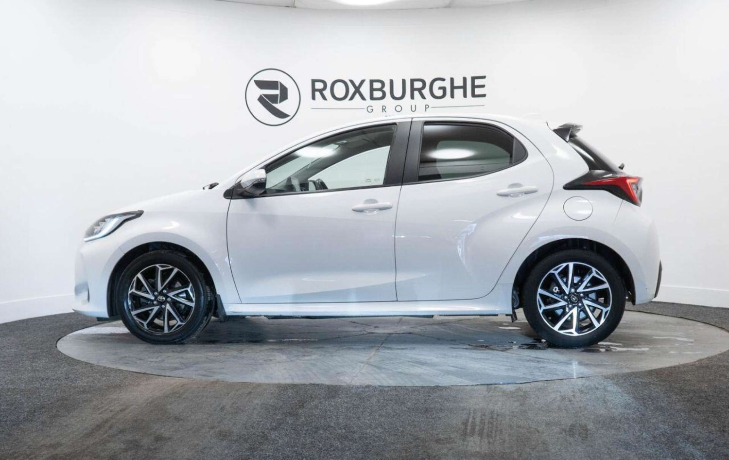 Used Toyota Yaris 2023 for sale - 77930909: Photo 4