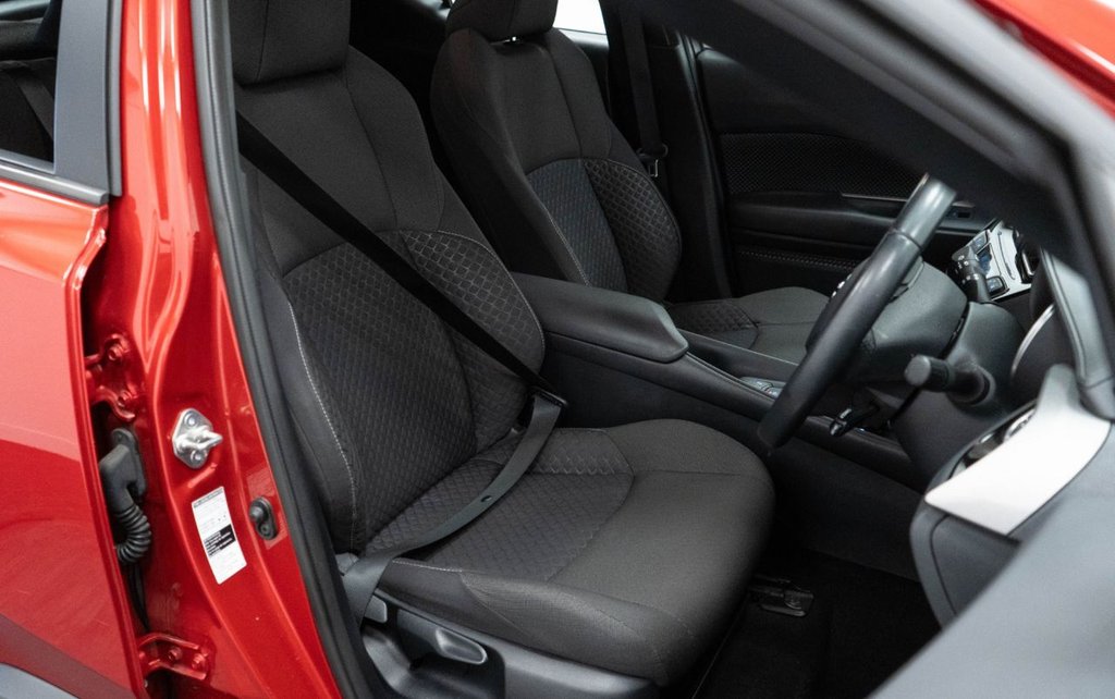 Used Toyota C-HR 2023 for sale - 77525942: Photo 21