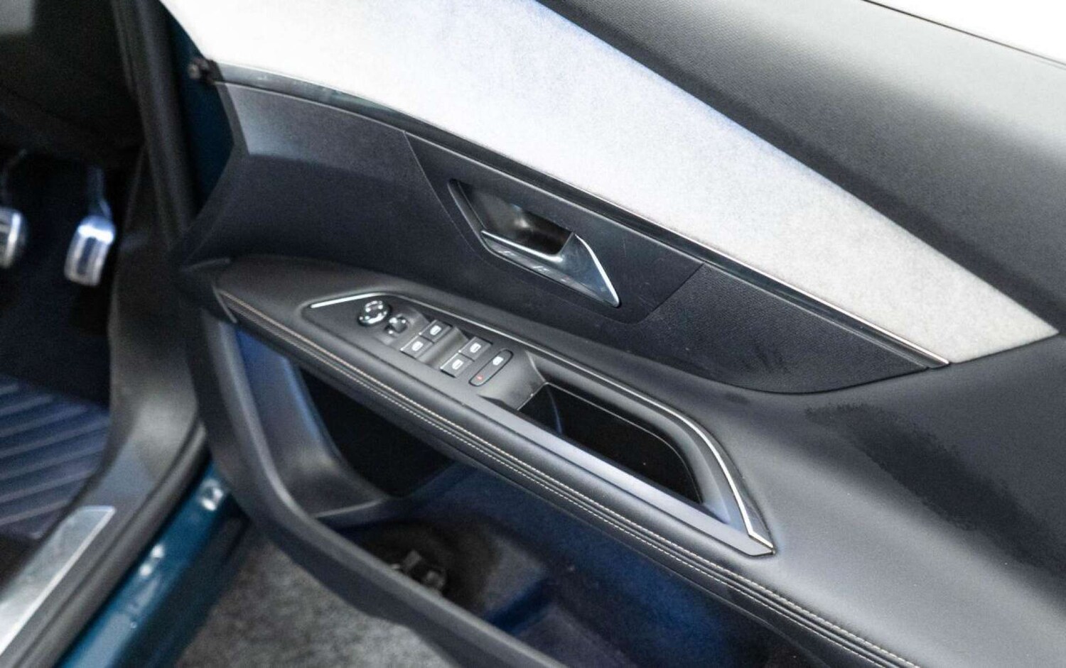 Used Peugeot 5008 2023 for sale - 77930861: Photo 22