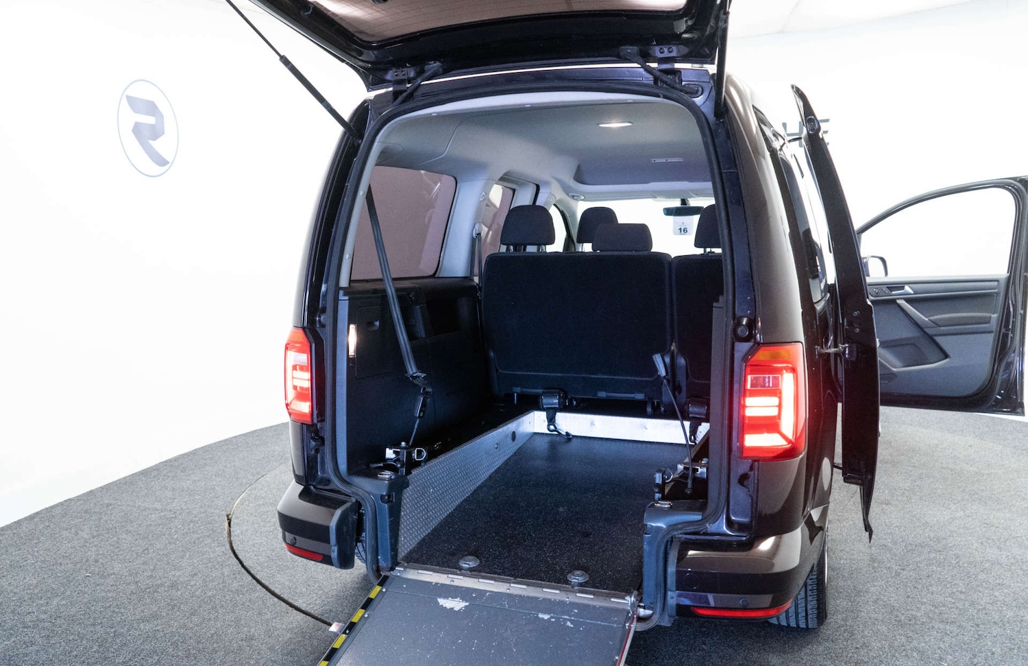 Used Volkswagen Caddy Maxi Life 2019 for sale - 78154494: Photo 34