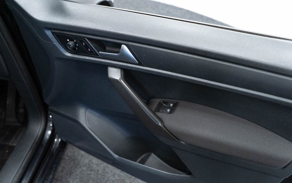 Used Volkswagen Caddy Maxi Life 2017 for sale - 77667092: Photo 23