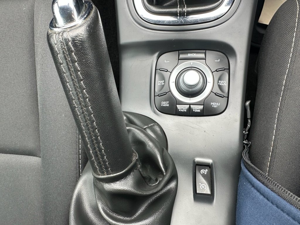 Used Renault Megane 2013 for sale - 76092797: Photo 32