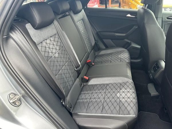 Used Volkswagen T-Roc 2024 for sale - 75698232: Photo 11
