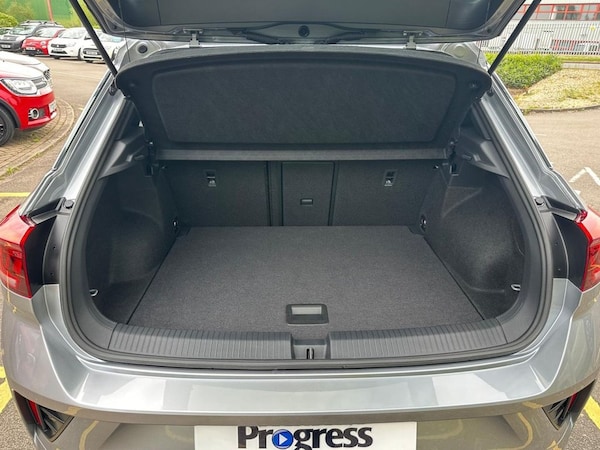 Used Volkswagen T-Roc 2024 for sale - 75698232: Photo 25