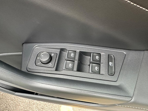 Used Volkswagen T-Roc 2024 for sale - 75698232: Photo 36