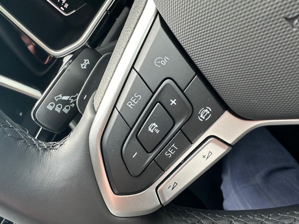 Used Volkswagen T-Roc 2024 for sale - 75698232: Photo 50