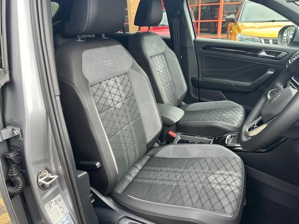 Used Volkswagen T-Roc 2024 for sale - 75698232: Photo 9