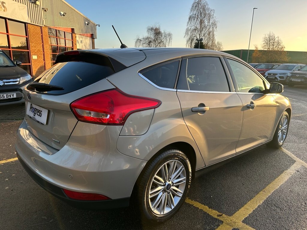Used Ford Focus 2017 for sale - 76840789: Photo 11