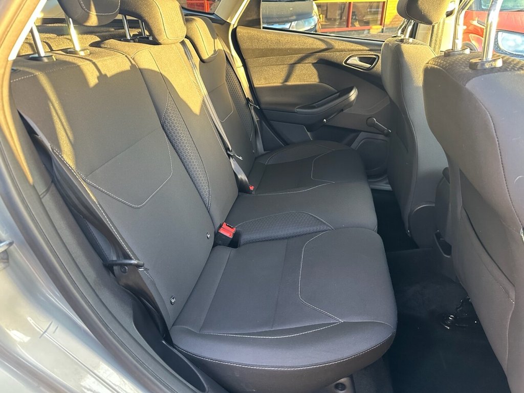 Used Ford Focus 2017 for sale - 76840789: Photo 4