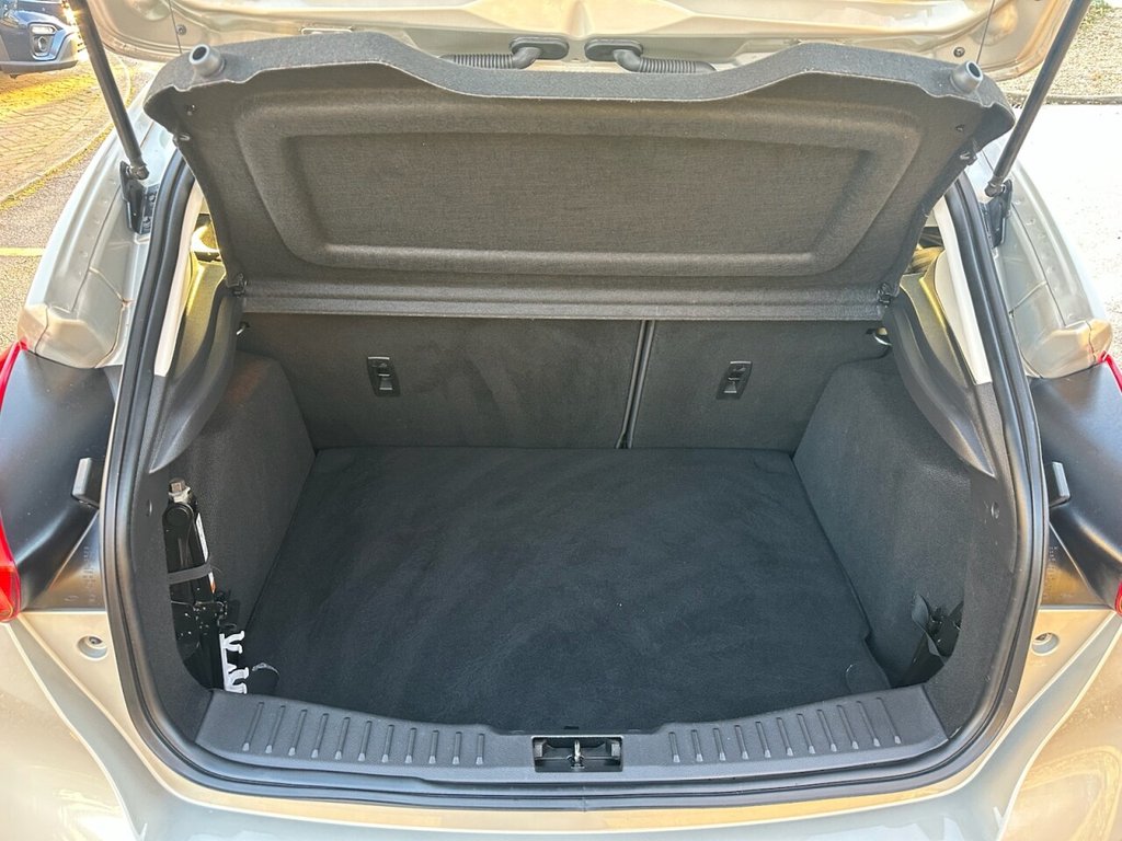 Used Ford Focus 2017 for sale - 76840789: Photo 5