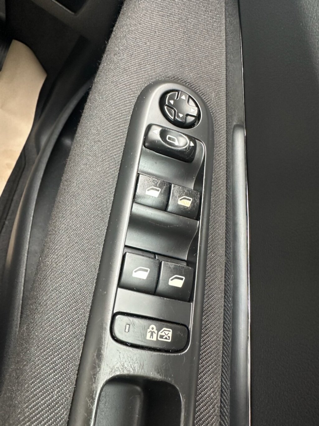 Used Peugeot 3008 2011 for sale - 76039843: Photo 34