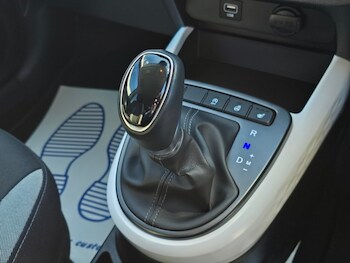 Used Hyundai i10 2023 for sale - 78029809: Photo