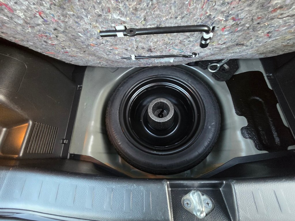 Used Suzuki Swift 2013 for sale - 76973342: Photo 4