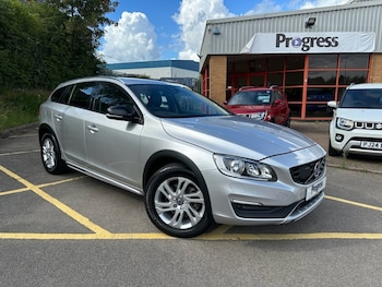 Used Volvo V60 2017 for sale - 79598448: Photo