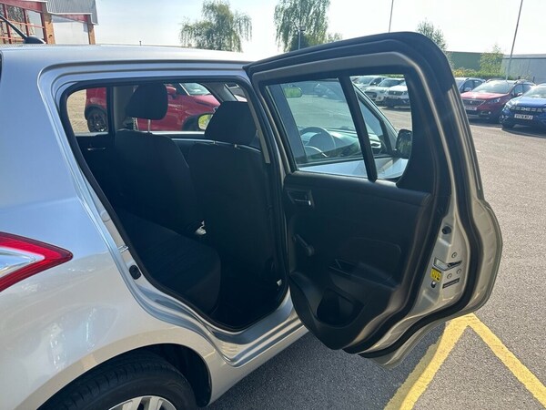Used Suzuki Swift 2014 for sale - 74401901: Photo 17