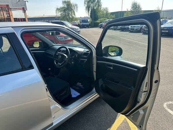 Used Suzuki Swift 2014 for sale - 74401901: Photo 25