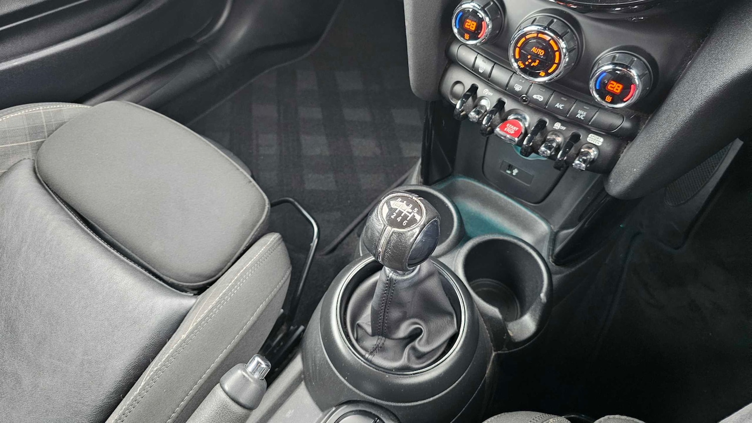 Used MINI Convertible 2018 for sale - 77316434: Photo 10