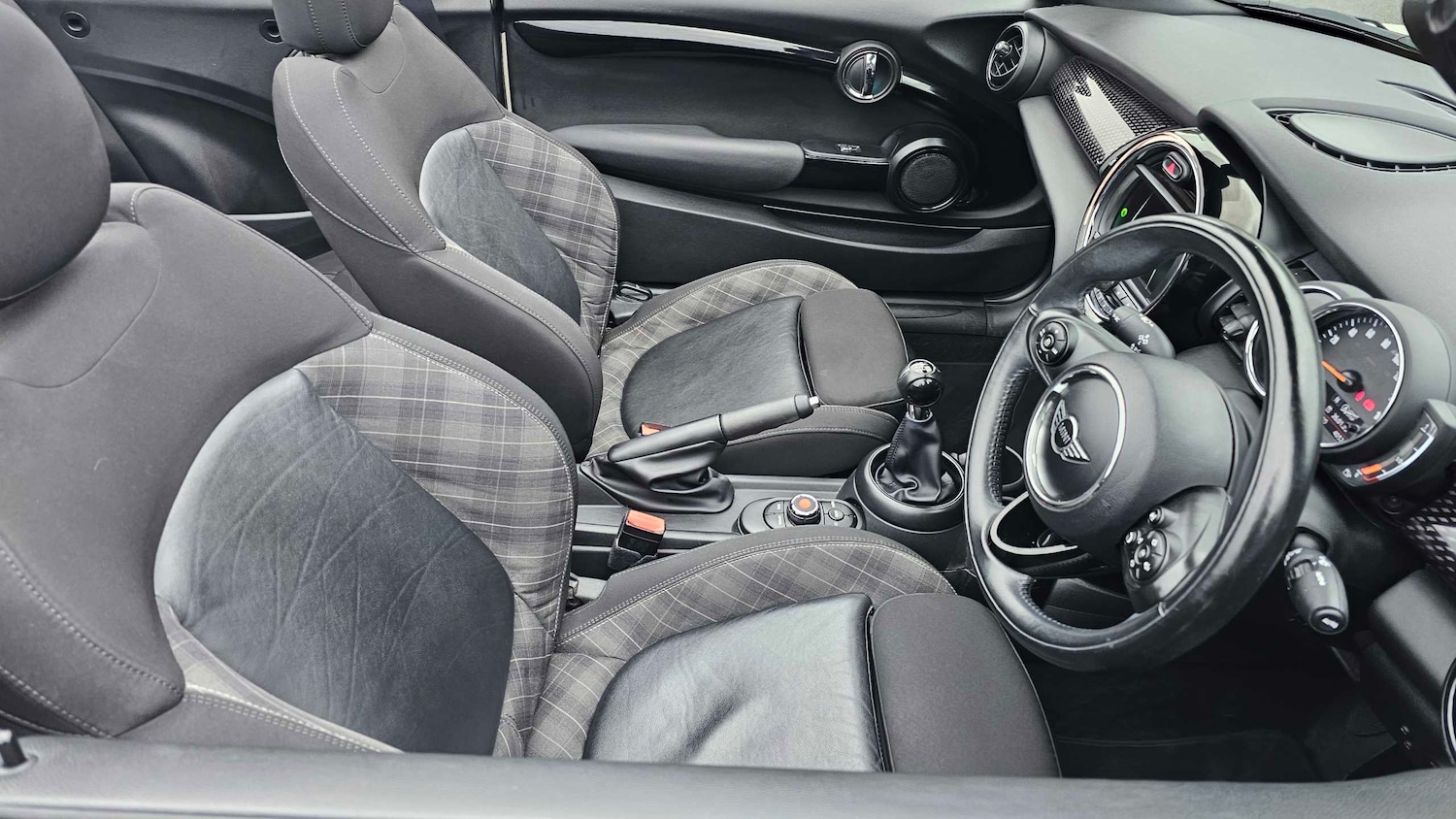 Used MINI Convertible 2018 for sale - 77316434: Photo 11