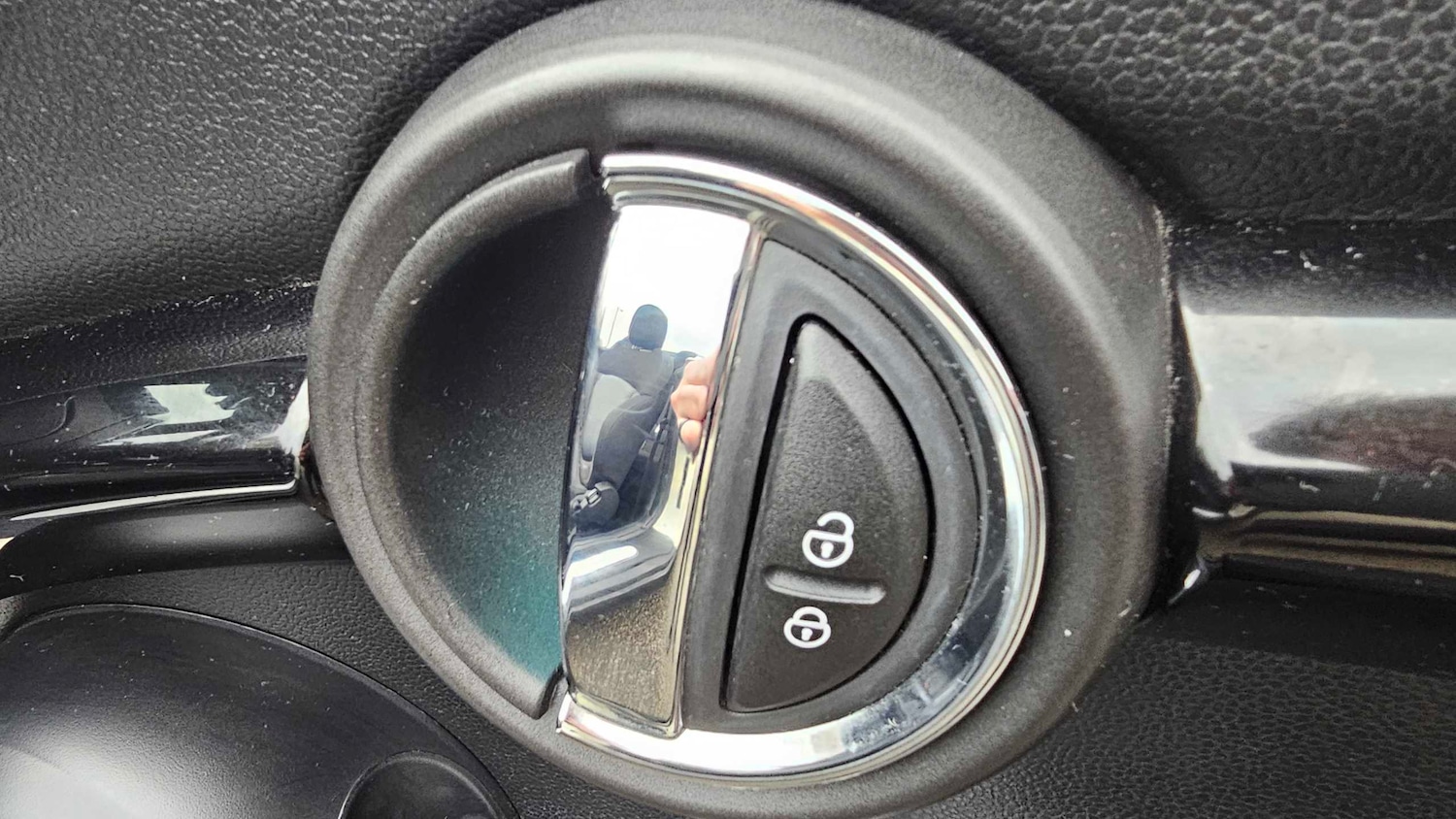 Used MINI Convertible 2018 for sale - 77316434: Photo 31