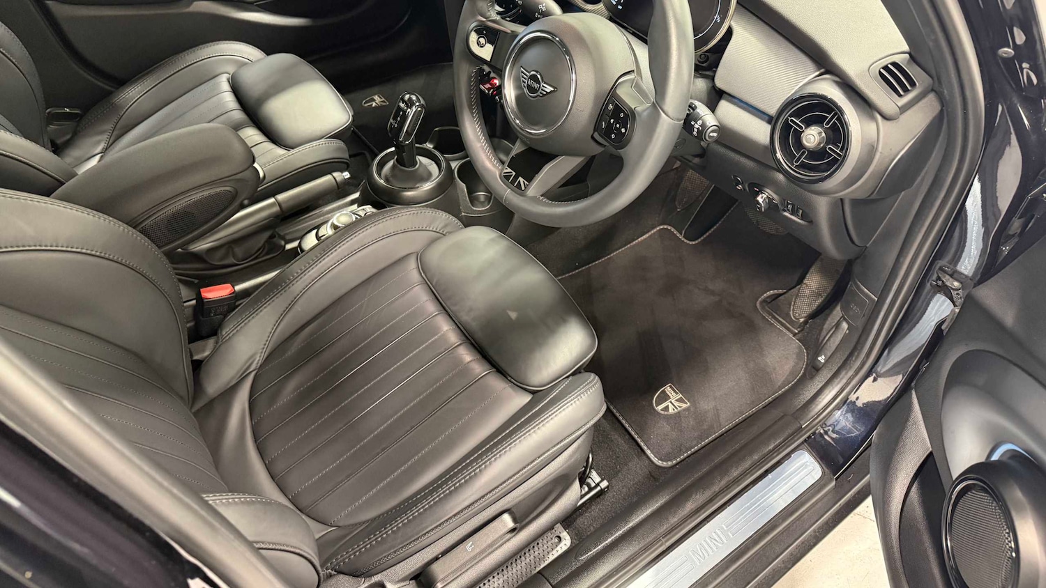 Used MINI Hatch 2024 for sale - 78118702: Photo 11