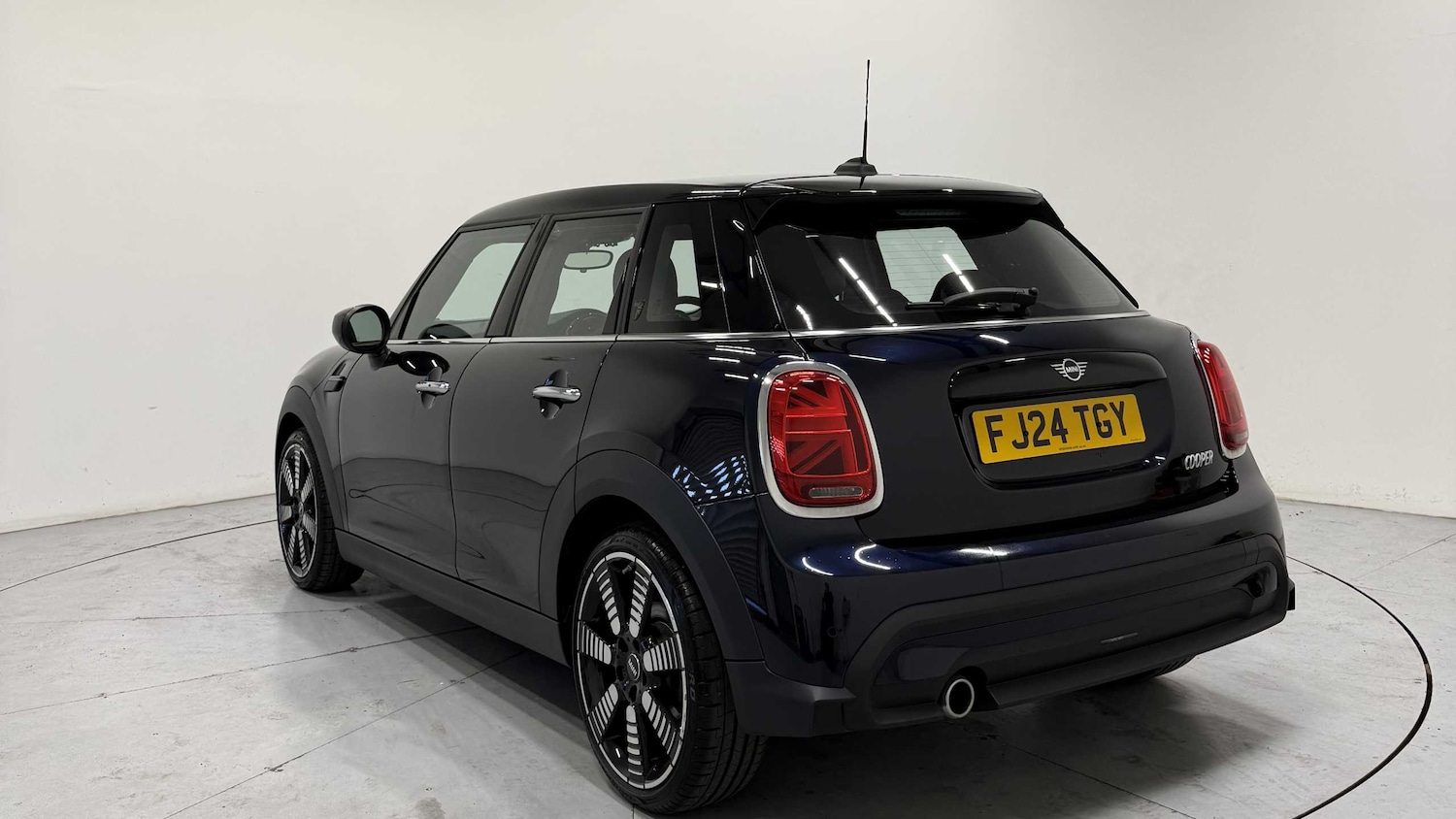 Used MINI Hatch 2024 for sale - 78118702: Photo 2