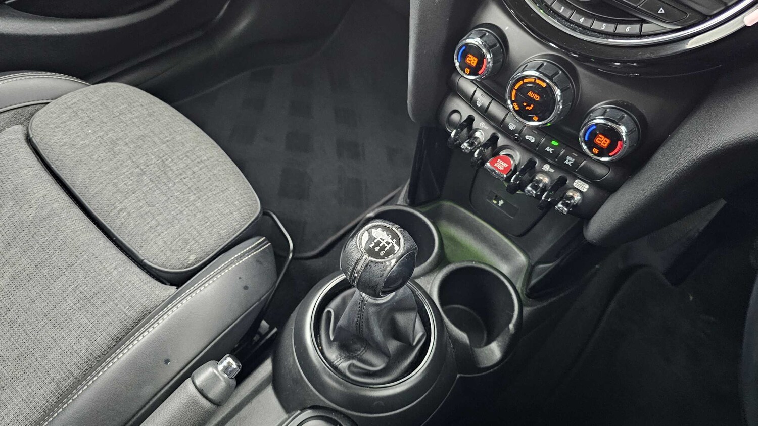 Used MINI Hatch 2018 for sale - 76842850: Photo 10