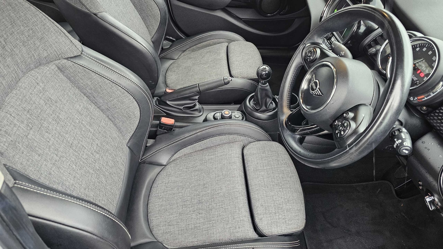 Used MINI Hatch 2018 for sale - 76842850: Photo 11