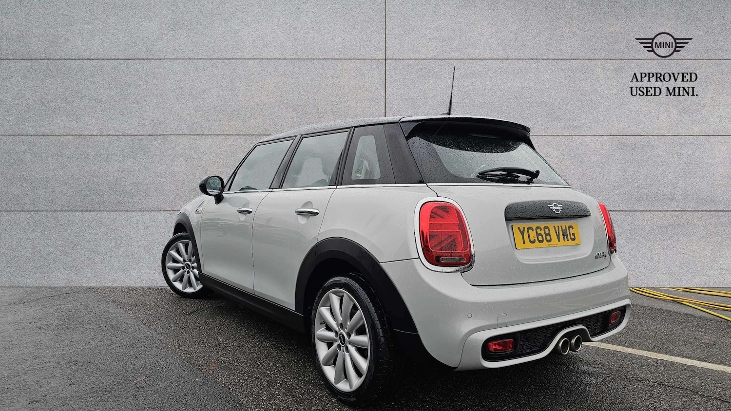 Used MINI Hatch 2018 for sale - 76842850: Photo 2