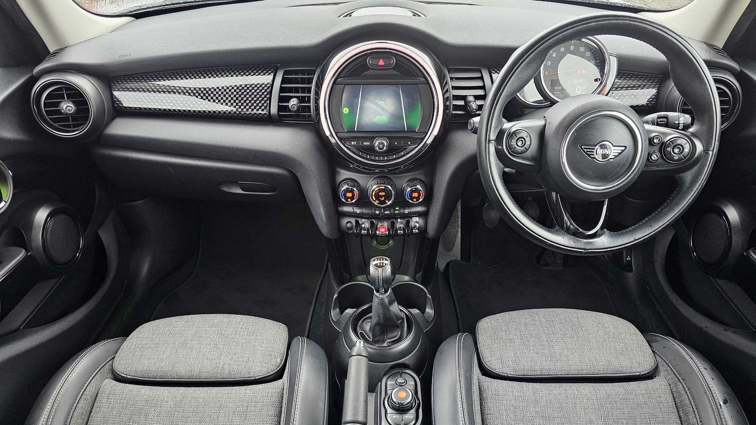 Used MINI Hatch 2018 for sale - 76842850: Photo 4