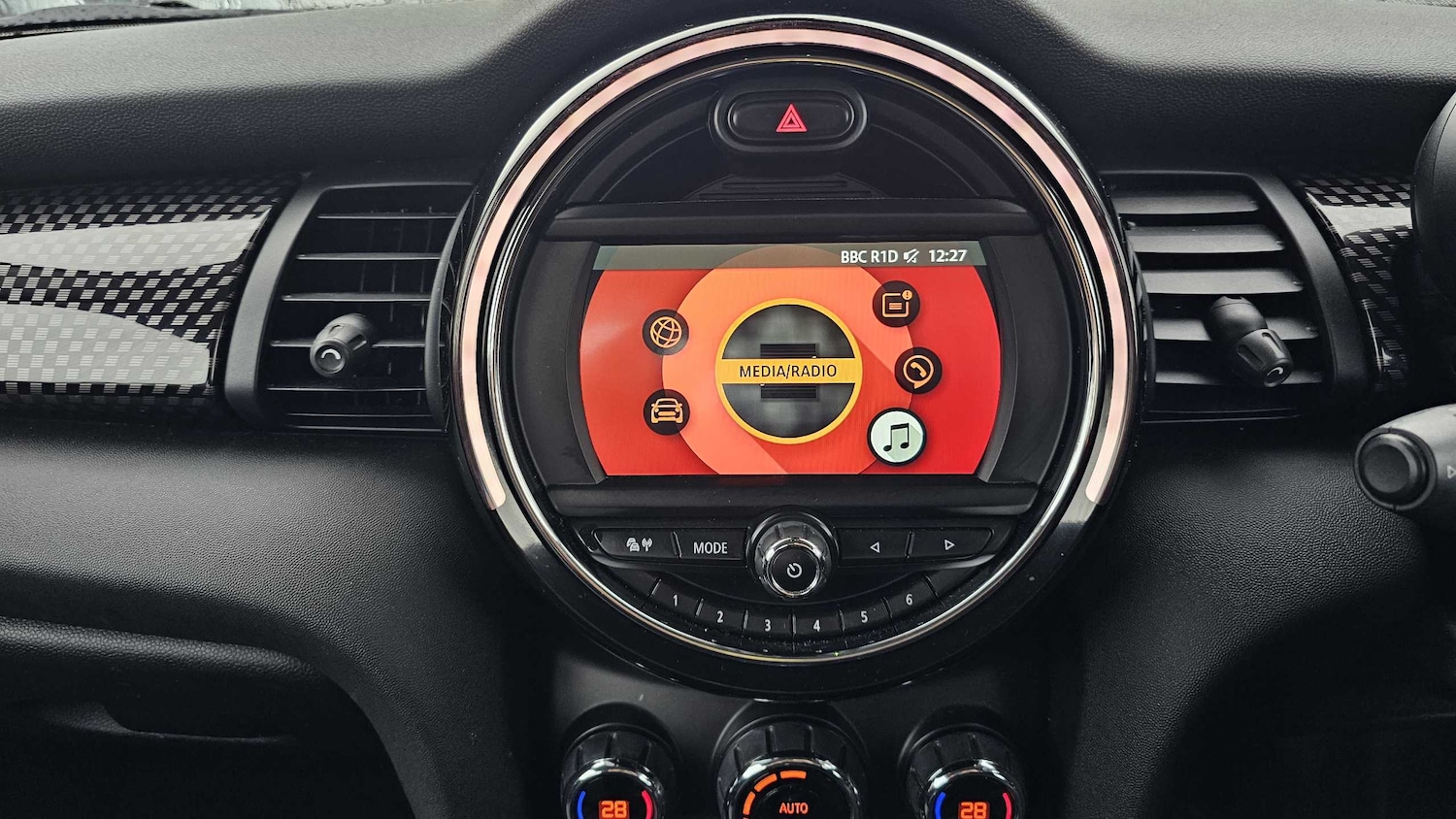 Used MINI Hatch 2018 for sale - 76842850: Photo 9