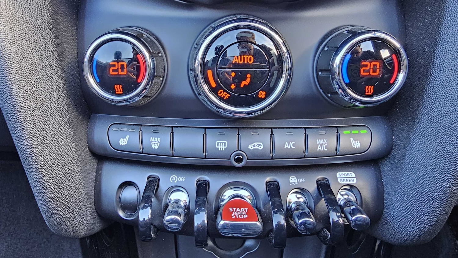 Used MINI Convertible 2024 for sale - 76088111: Photo 19