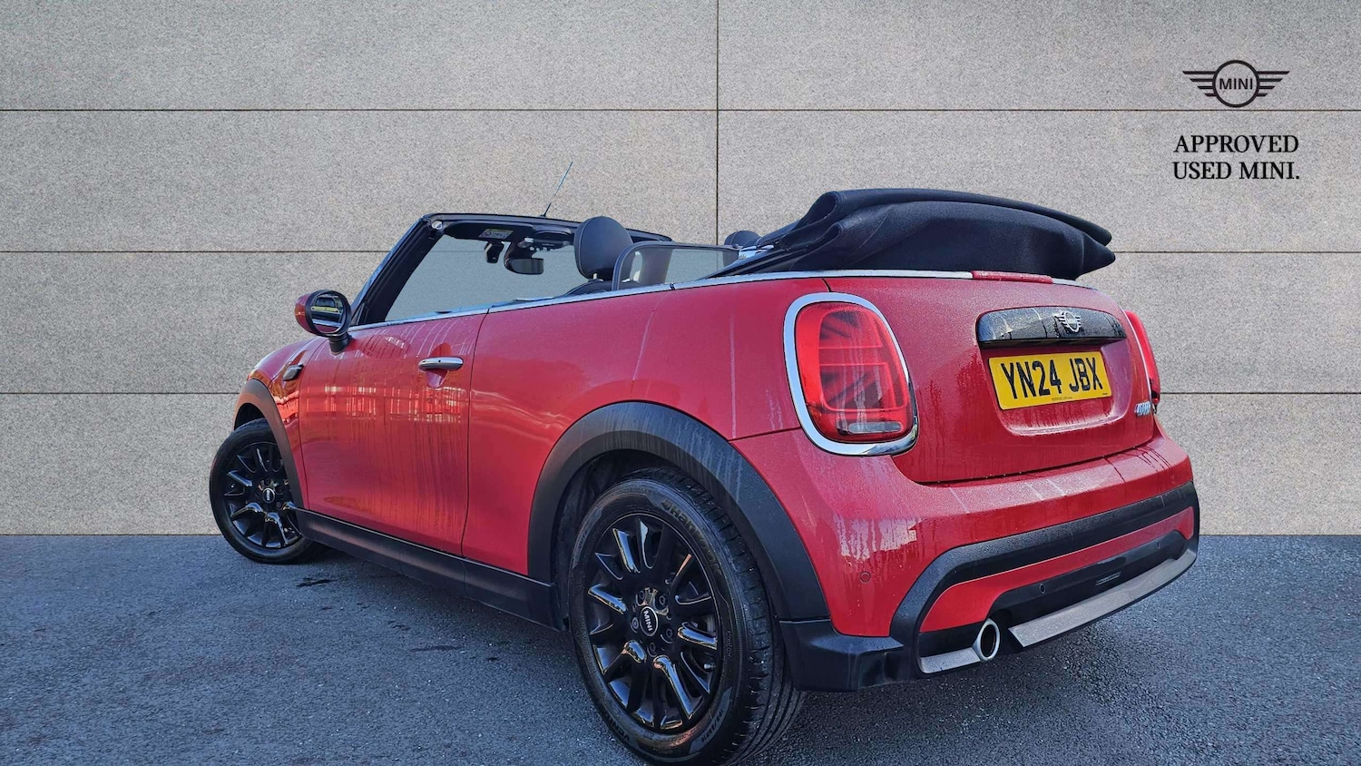 Used MINI Convertible 2024 for sale - 76088111: Photo 2