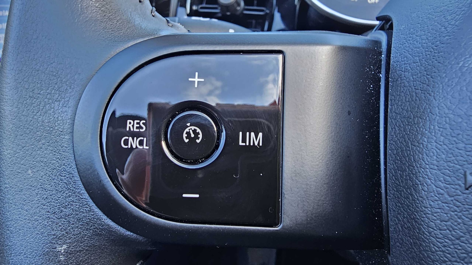 Used MINI Convertible 2024 for sale - 76088111: Photo 30