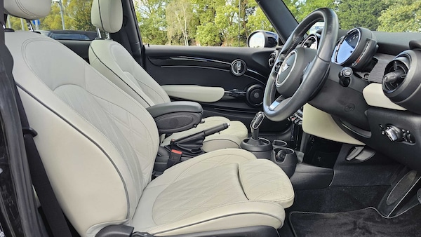 Used MINI Hatch 2022 for sale - 76242461: Photo 11