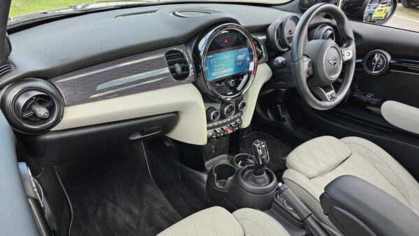 Used MINI Hatch 2022 for sale - 76242461: Photo 7