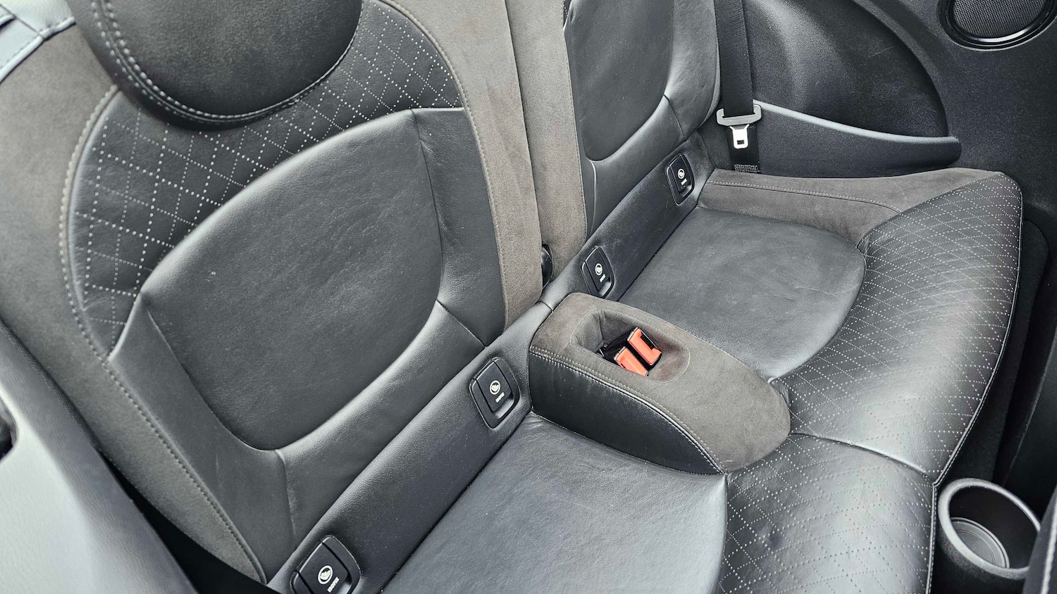 Used MINI Convertible 2017 for sale - 77051480: Photo 11