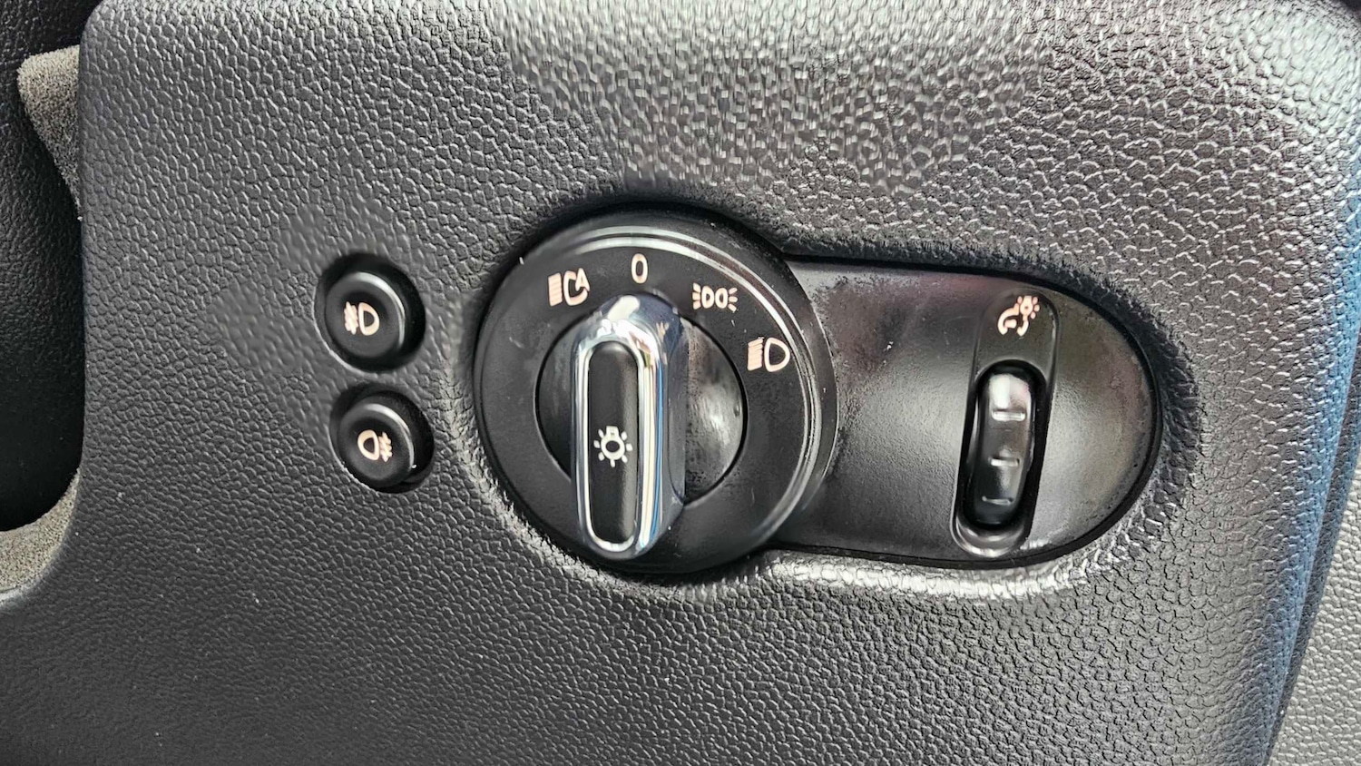 Used MINI Convertible 2017 for sale - 77051480: Photo 30