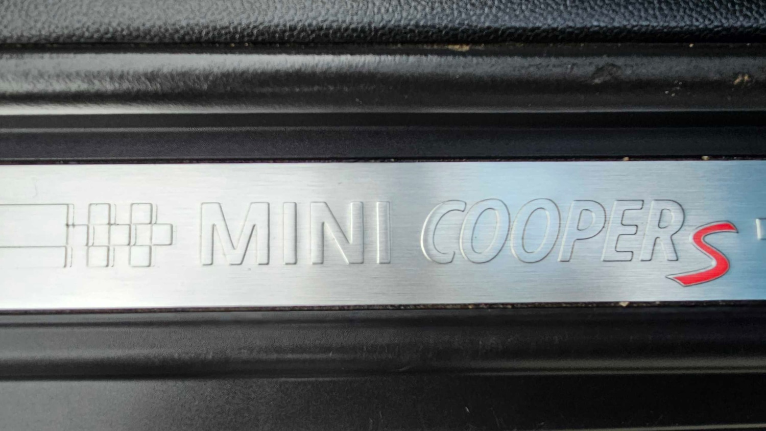 Used MINI Convertible 2017 for sale - 77051480: Photo 31