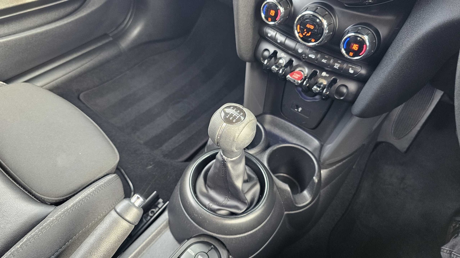 Used MINI Hatch 2018 for sale - 76488052: Photo 10