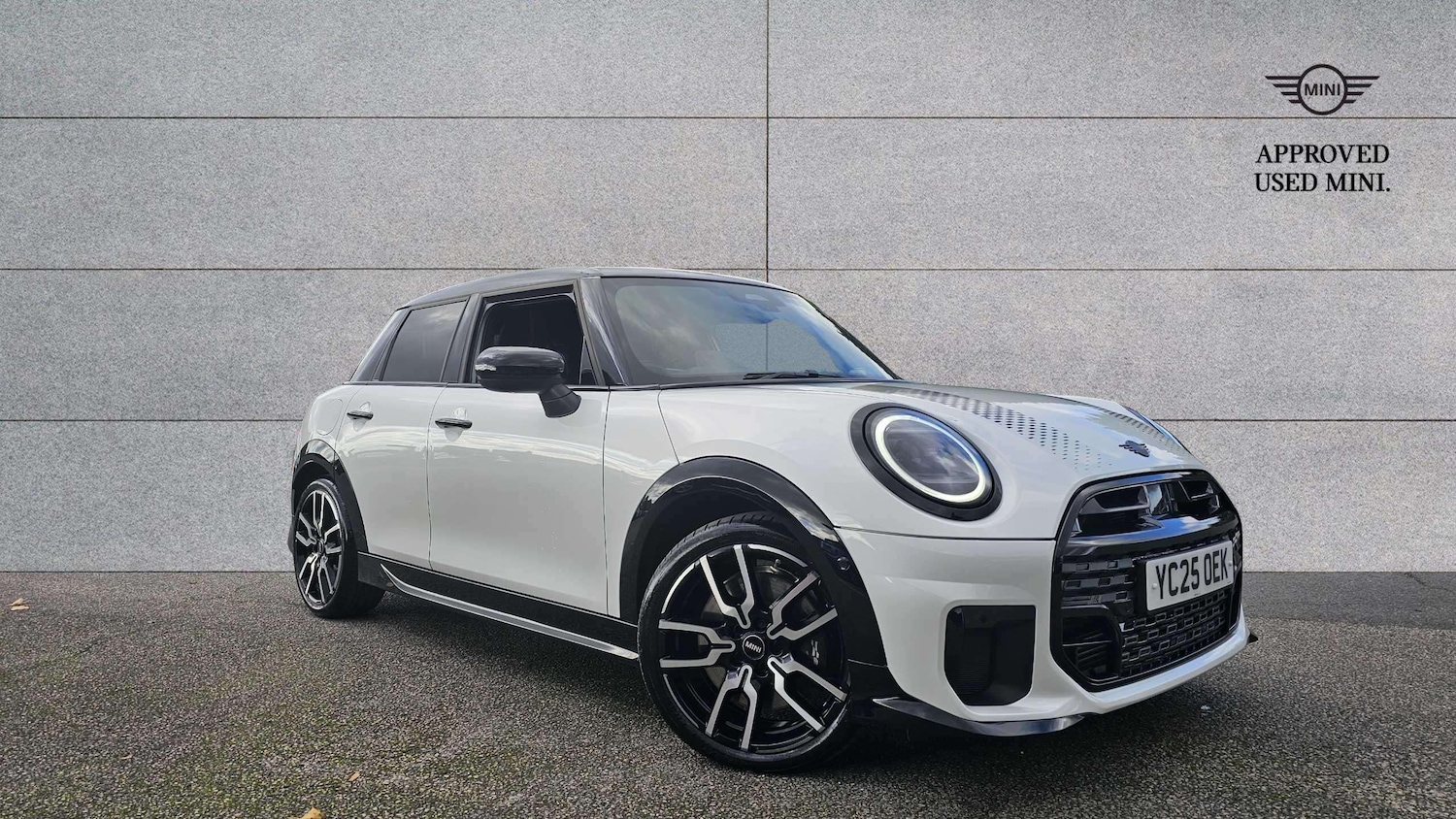 Used MINI Cooper 2025 for sale - 76373690: Photo 1