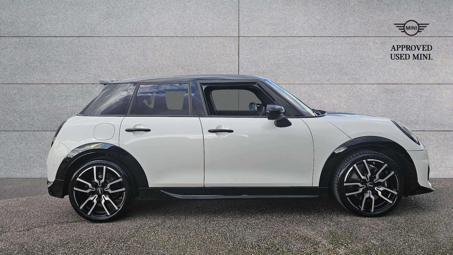 Used MINI Cooper 2025 for sale - 76373690: Photo 3