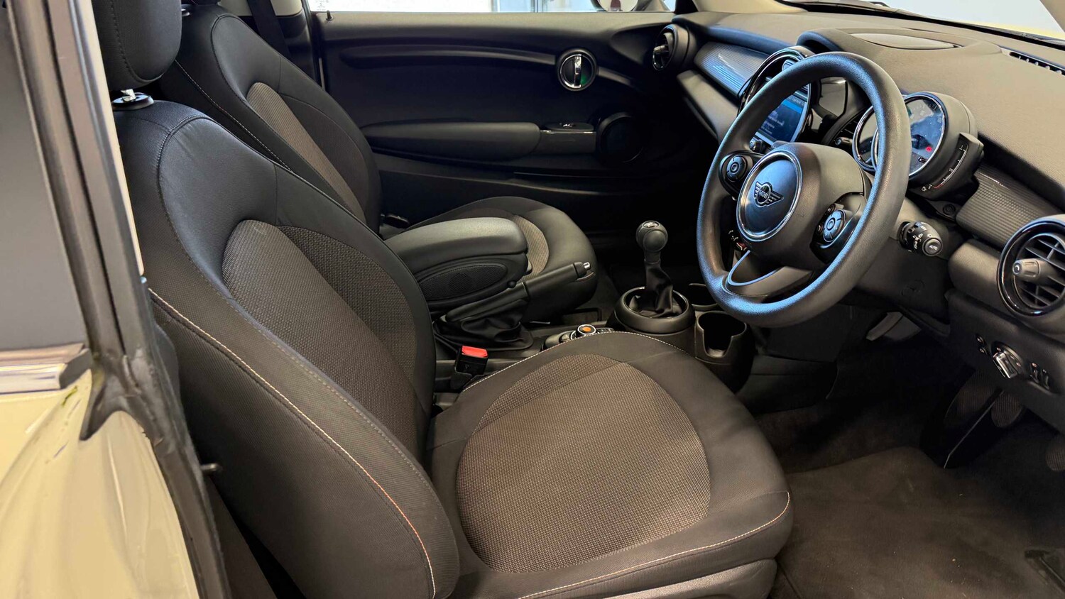 Used MINI Hatch 2019 for sale - 78118759: Photo 12