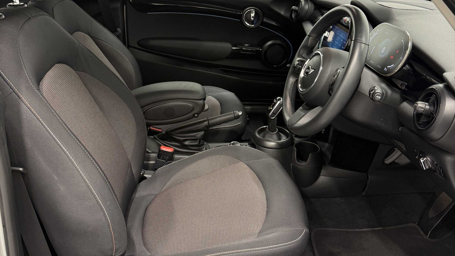 Used MINI Hatch 2023 for sale - 77995988: Photo 13