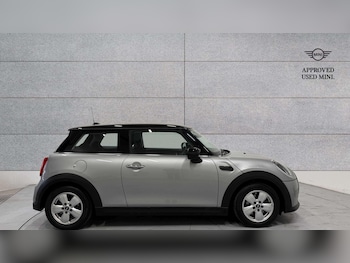 Used MINI Hatch 2023 for sale - 77995988: Photo
