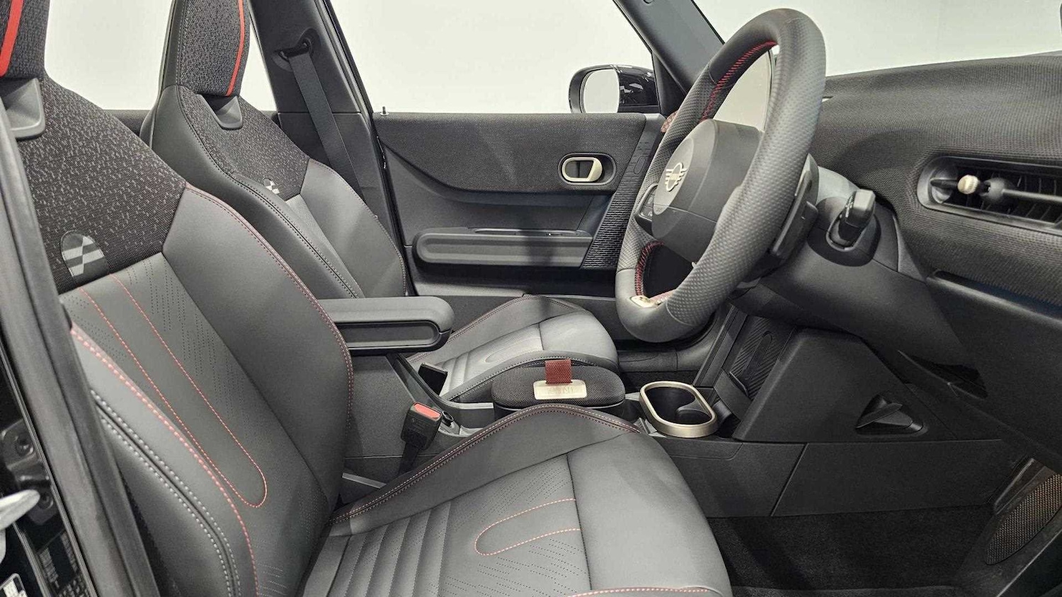 Used MINI Cooper 2025 for sale - 77147333: Photo 11