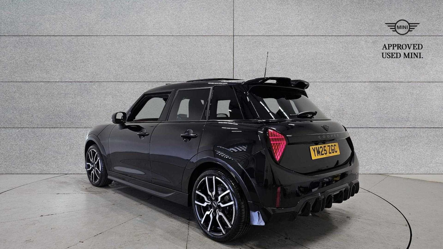 Used MINI Cooper 2025 for sale - 77147333: Photo 2