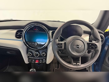 Used MINI Hatch 2023 for sale - 78104795: Photo