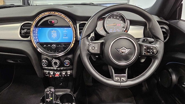 Used MINI Convertible 2021 for sale - 75405426: Photo 5