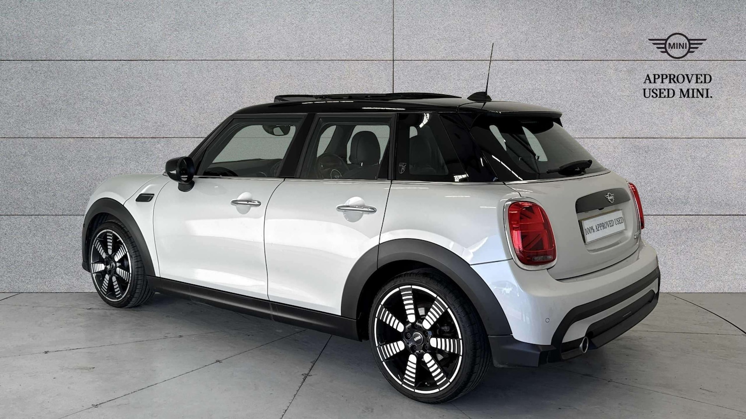 Used MINI Hatch 2021 for sale - 77756648: Photo 2