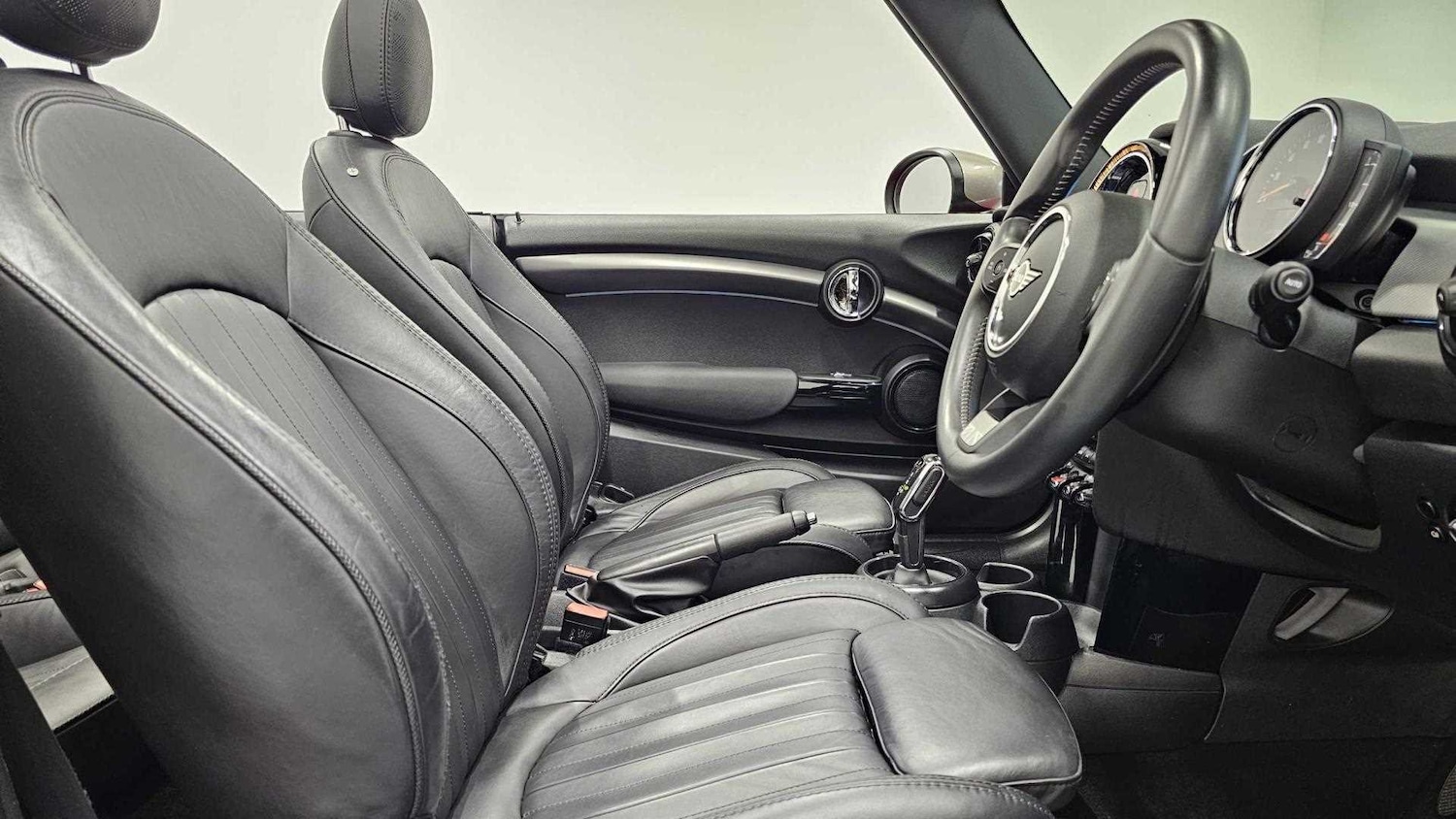 Used MINI Convertible 2021 for sale - 77972823: Photo 11